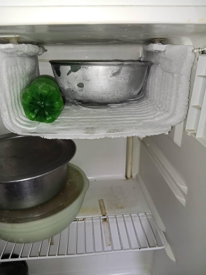 mini size fridge 3
