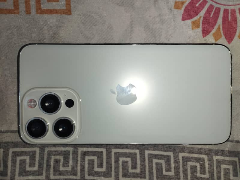 Apple iPhone 14 Pro Max 0
