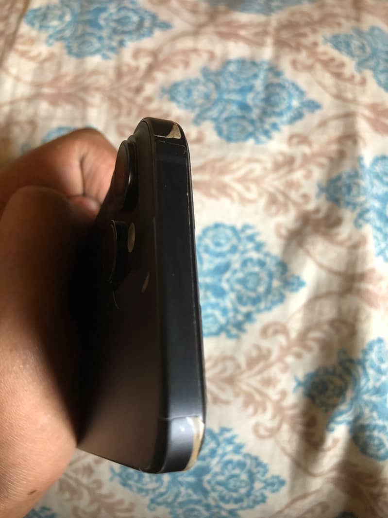 Apple iPhone 15 4