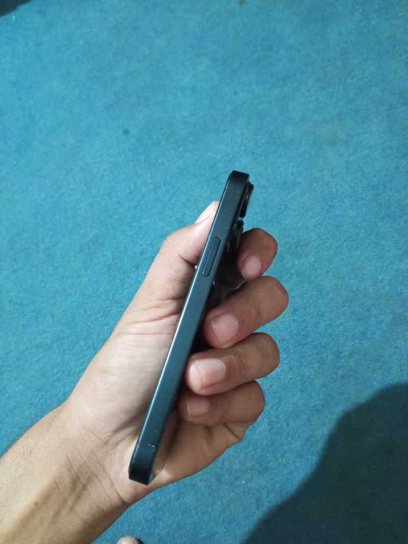 Apple iPhone 13 mini 1