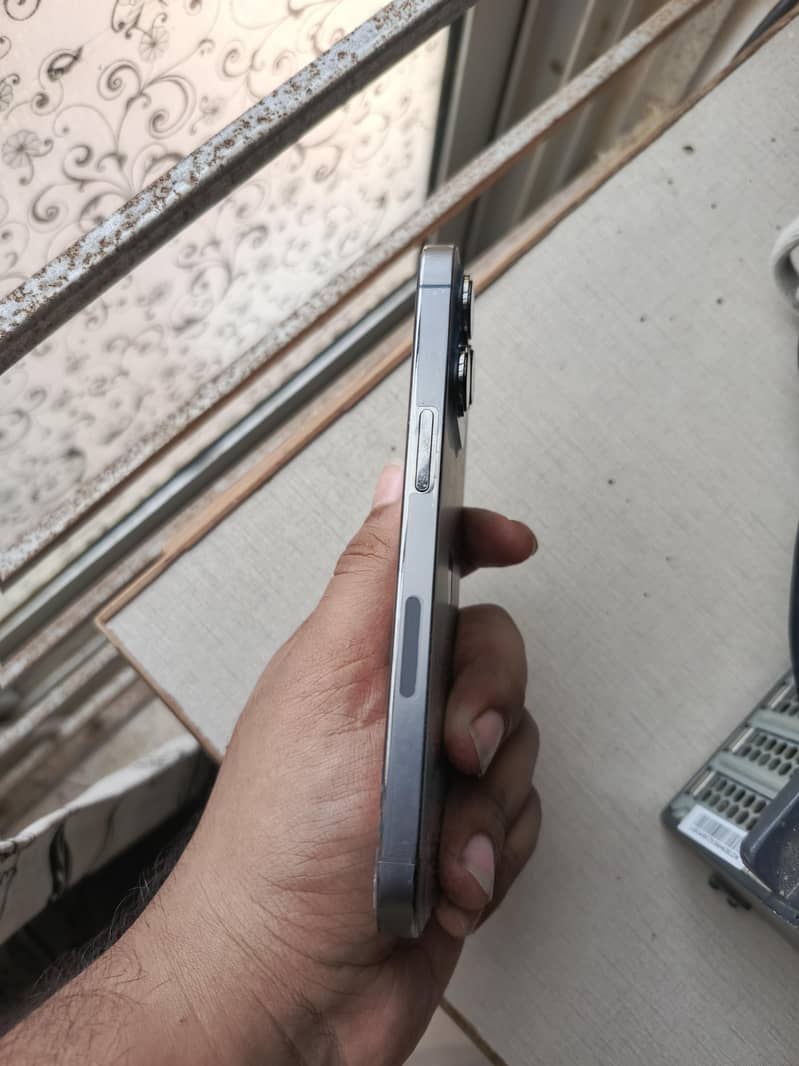 iphone 13 pro 2
