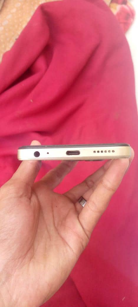 Tecno Spark 20C 4