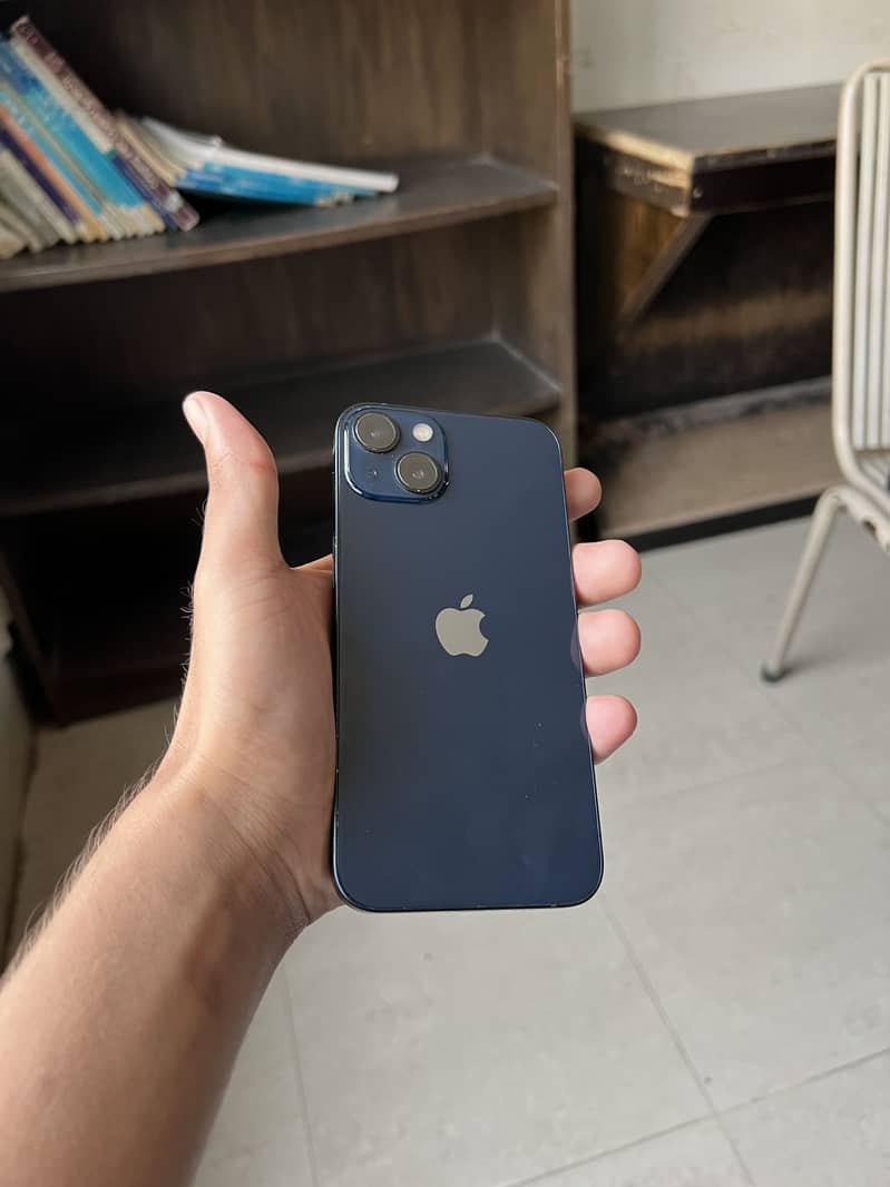 Apple iPhone 13 2