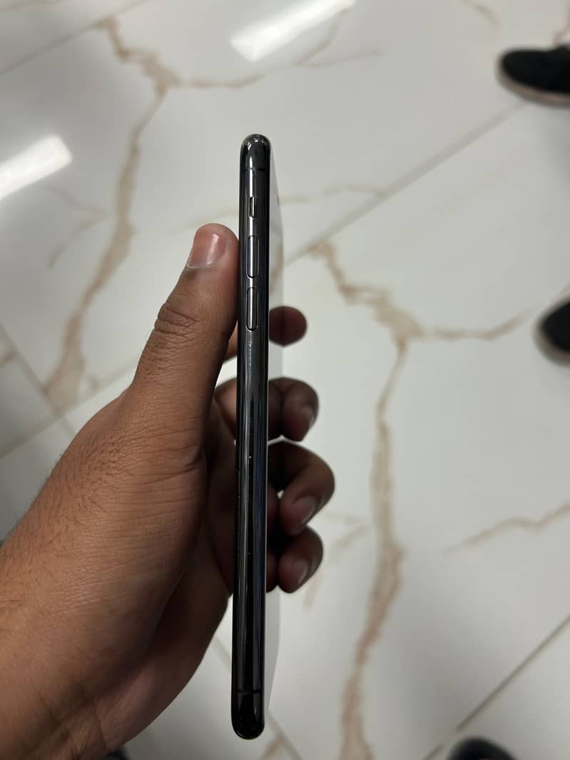 Apple iPhone 11 Pro Max 3