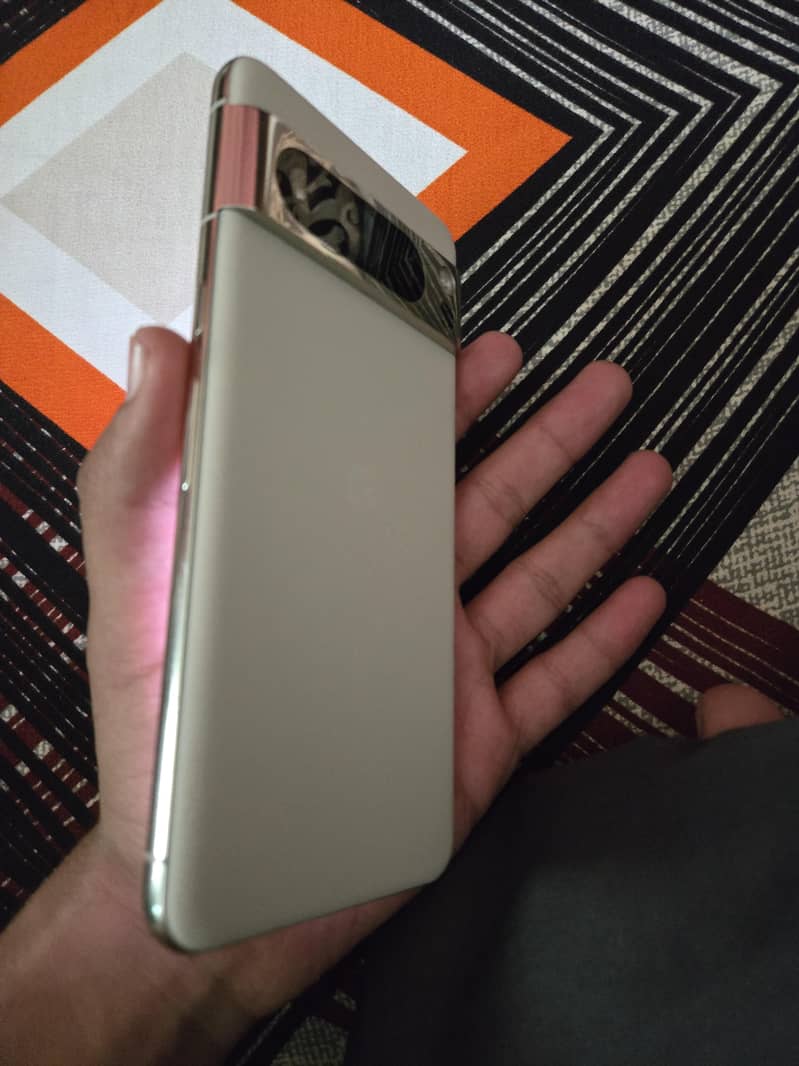 Google Pixel 8 Pro 4