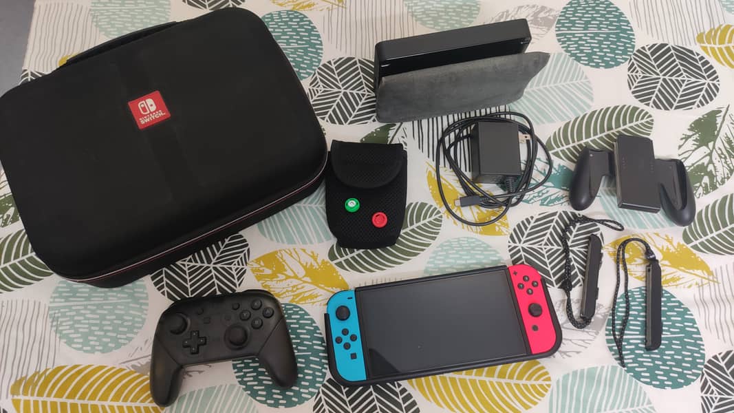 Nintendo Switch OLED Full Bundle (modded/kamikaze) 0