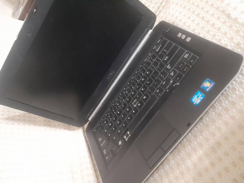 Latitude E540 2