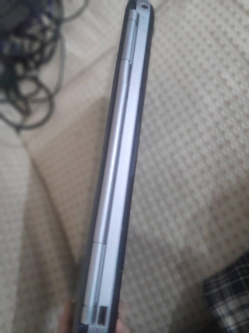 Latitude E540 3
