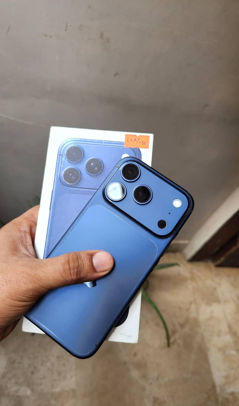 Apple iPhone 17 Pro 0