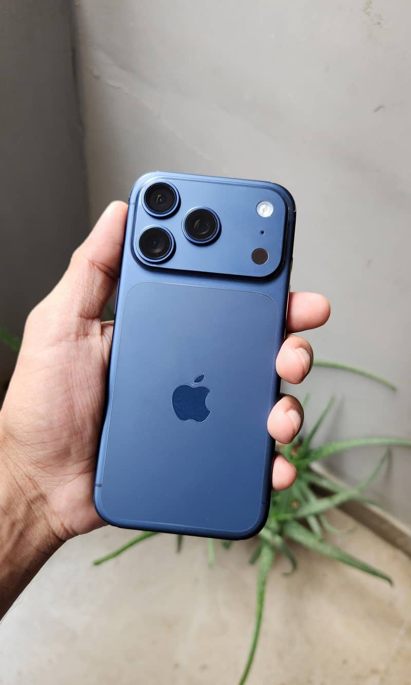 Apple iPhone 17 Pro 1