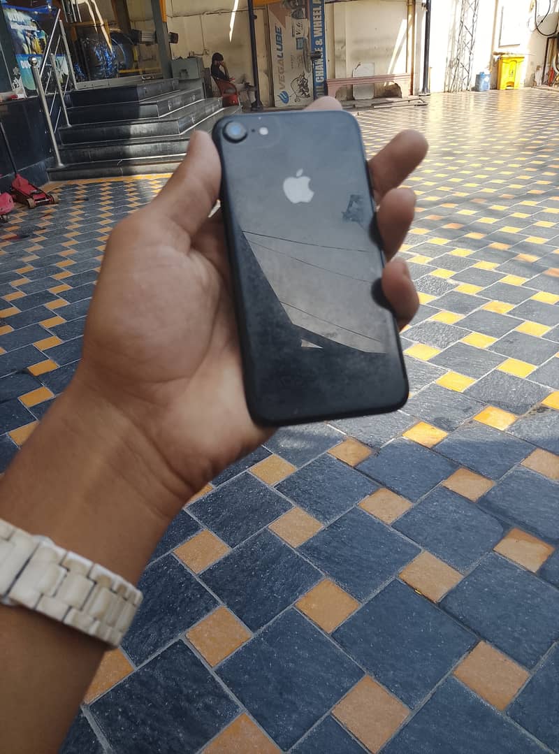 Apple iPhone 7 4