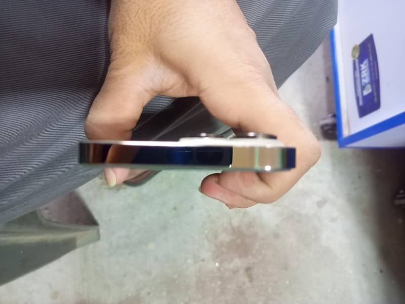 Apple iPhone 14 Pro Max 6