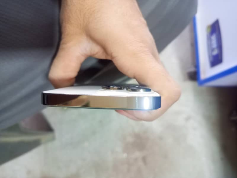 Apple iPhone 14 Pro Max 7