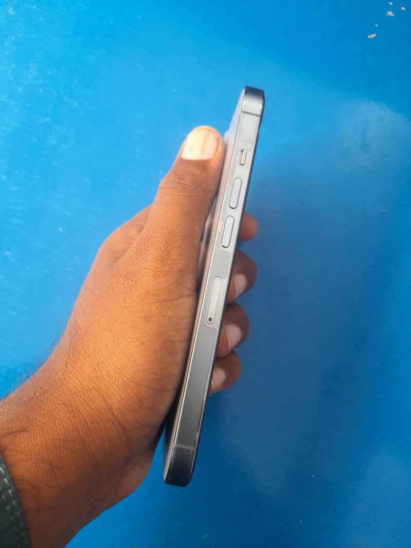 Apple iPhone 13 Pro 4