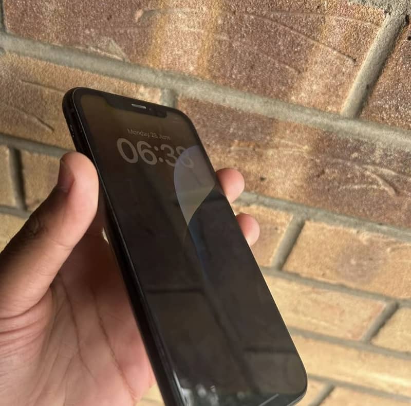 Apple iPhone XR 4