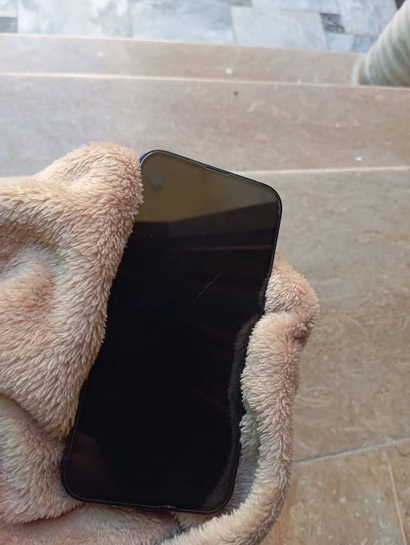 Apple iPhone 13 2