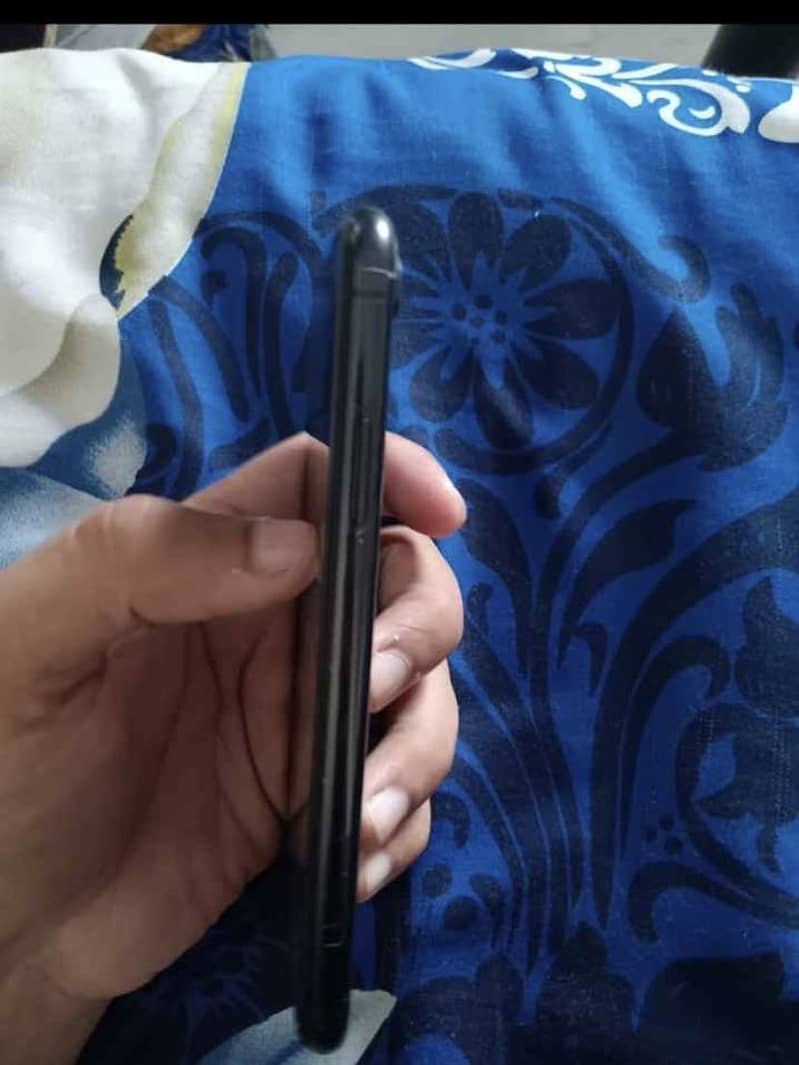 Apple iPhone XR 2