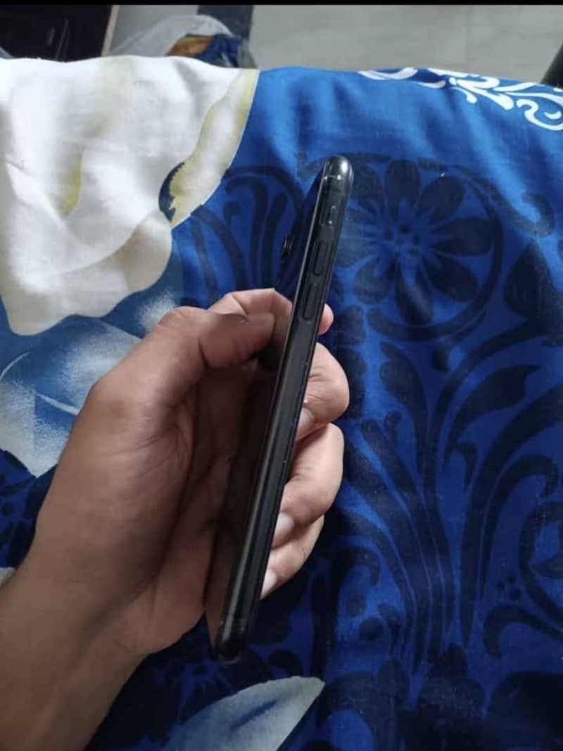 Apple iPhone XR 3