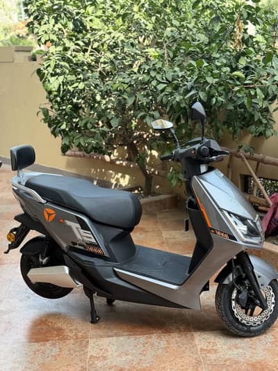 Yadea T5L Brand New