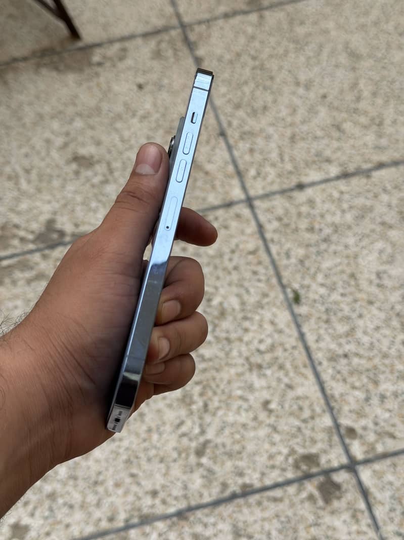 Apple iPhone 13 Pro Max 4