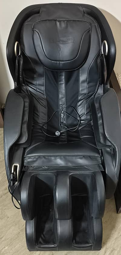 JC Buckman Luxury Smart Body Scan Massage Chair – Excellent Condition