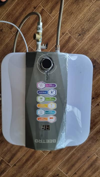 2 months used instant Geyser