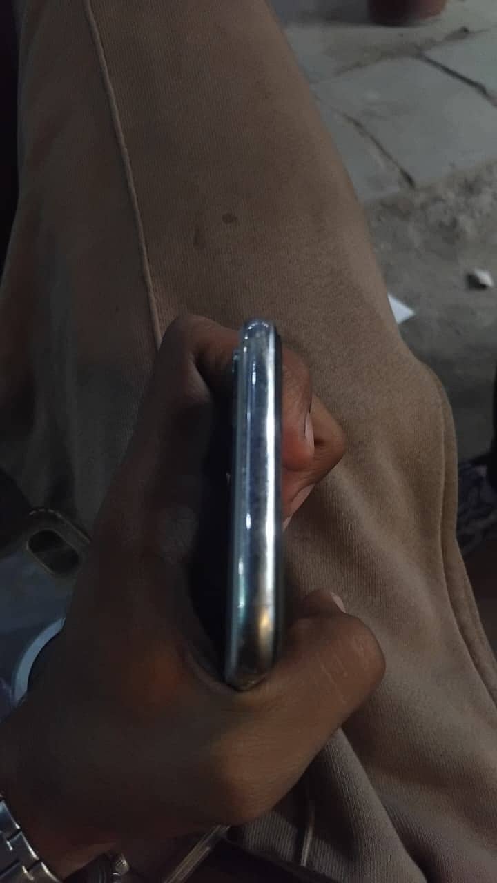 Apple iPhone X 5