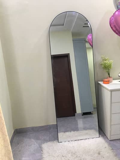 Standing mirror