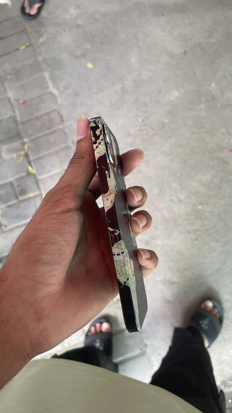Apple iPhone 12 1