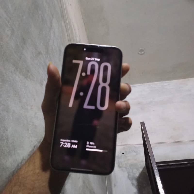 Apple iPhone 15 Pro Max 2