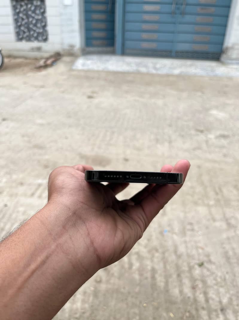 Apple iPhone 14 Pro Max 6