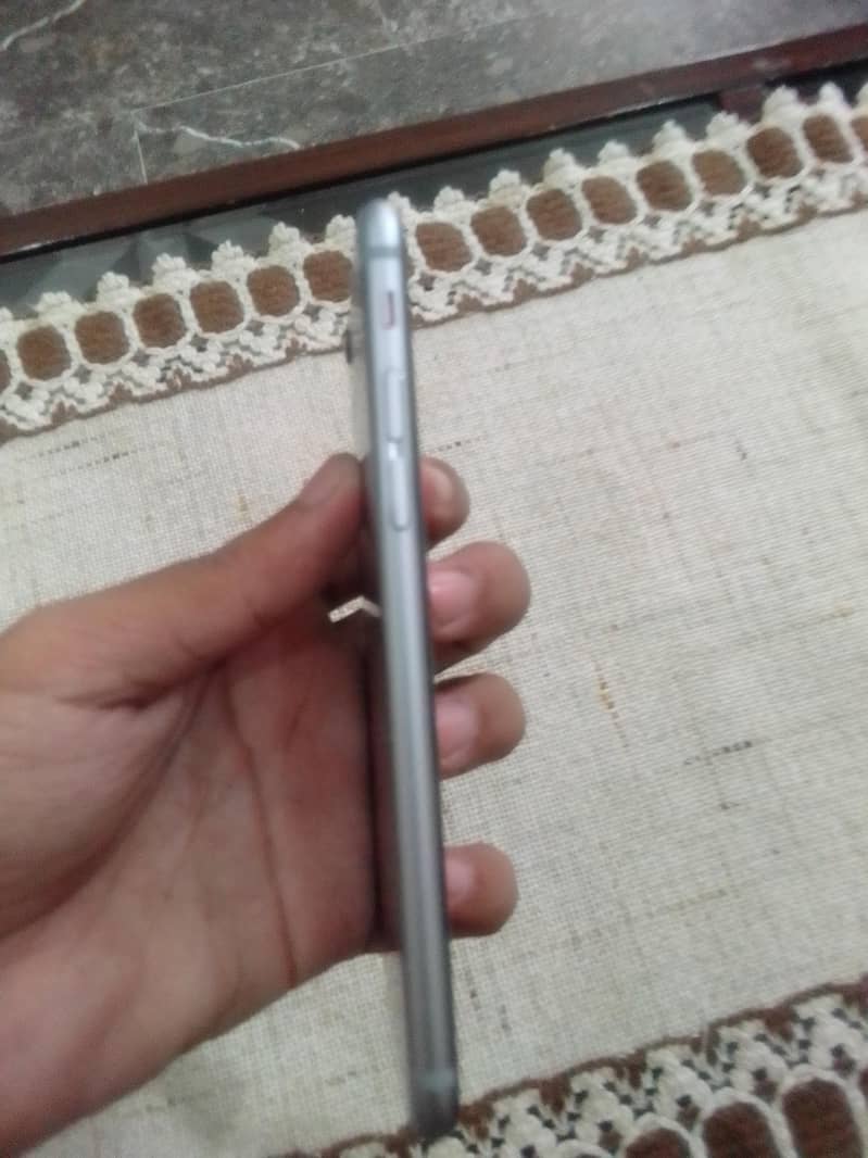 Apple iPhone 6 Plus 5