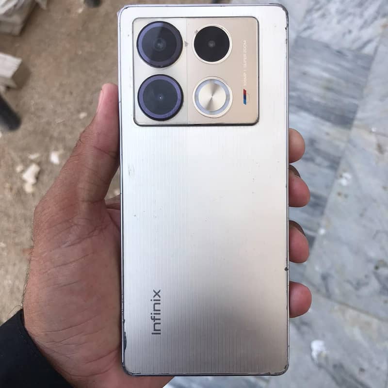 Infinix Note 40 0