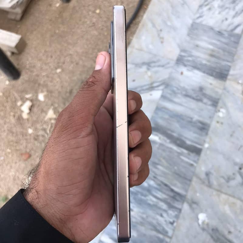 Infinix Note 40 4
