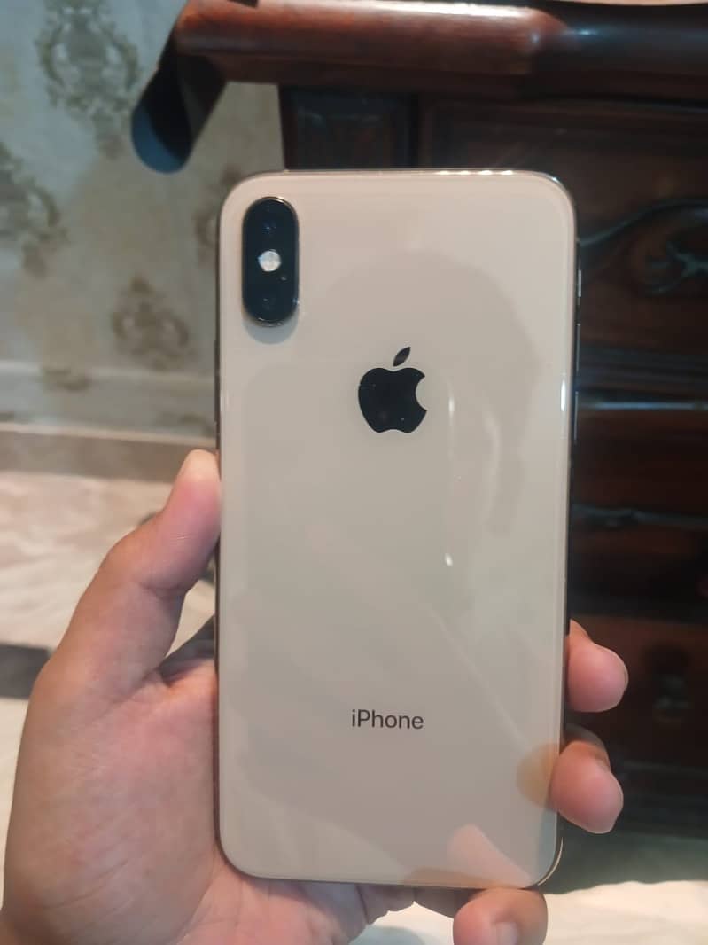 Apple iPhone XS 4