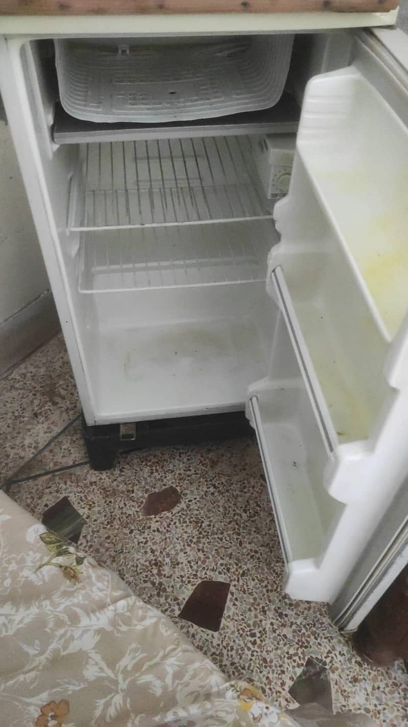 Room fridge 1