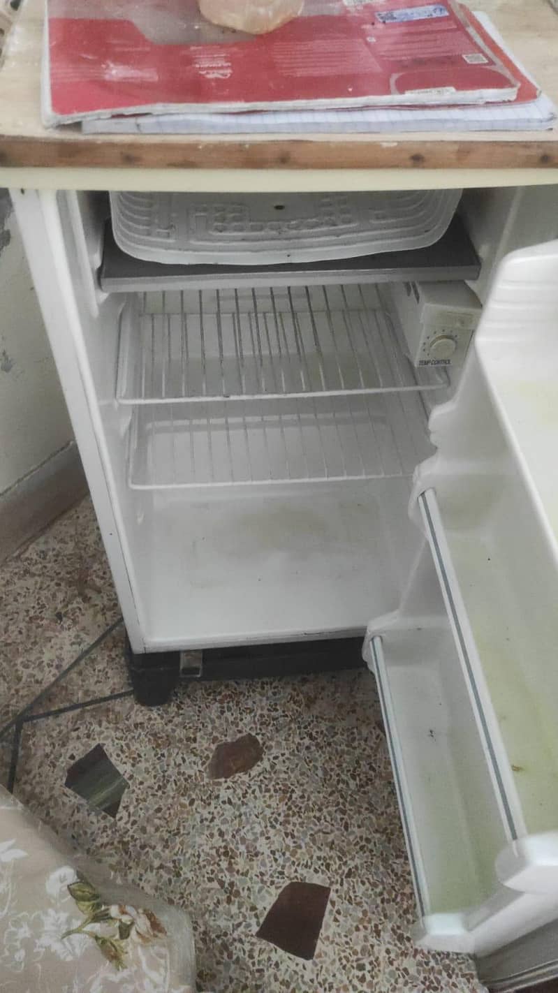 Room fridge 3