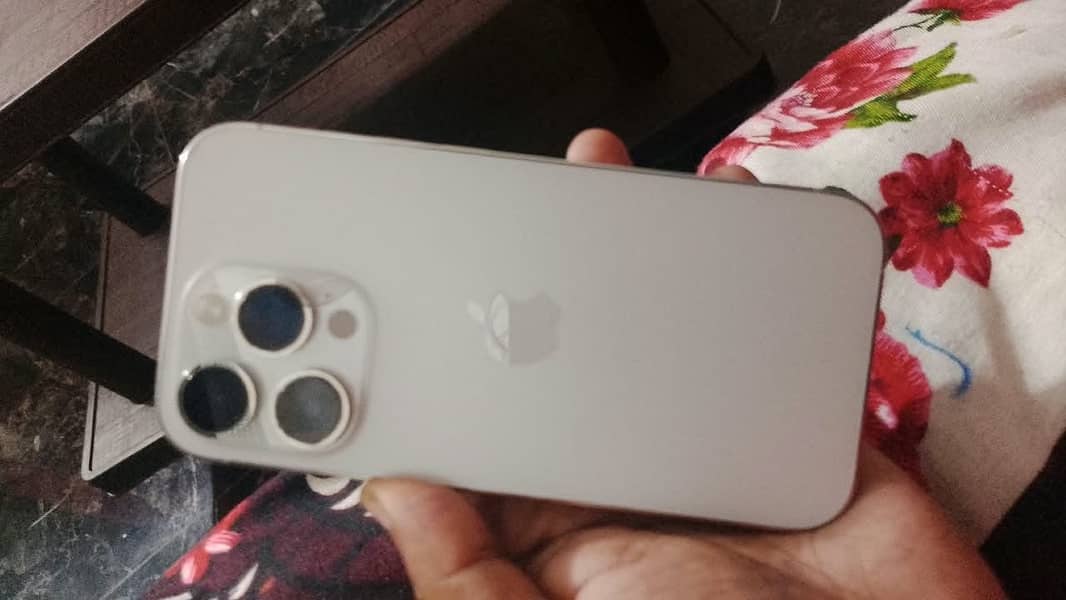Apple iPhone 14 Pro 0