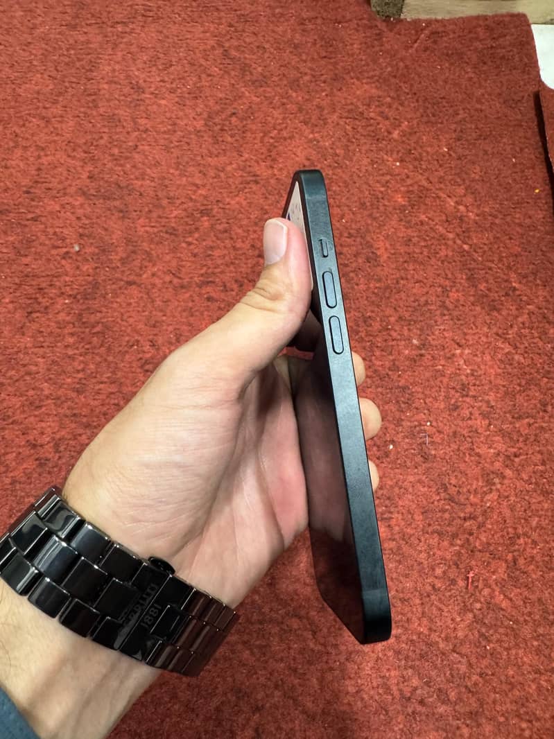 Apple iPhone 14 JV 3