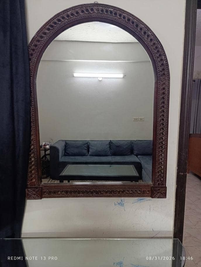 console with mirror 0