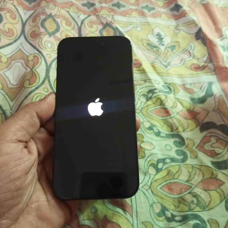 Apple iPhone 15 Pro 2