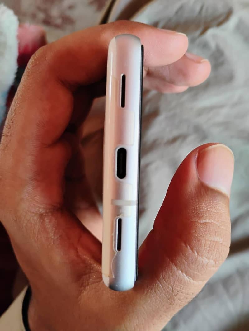 Google Pixel 7a 2