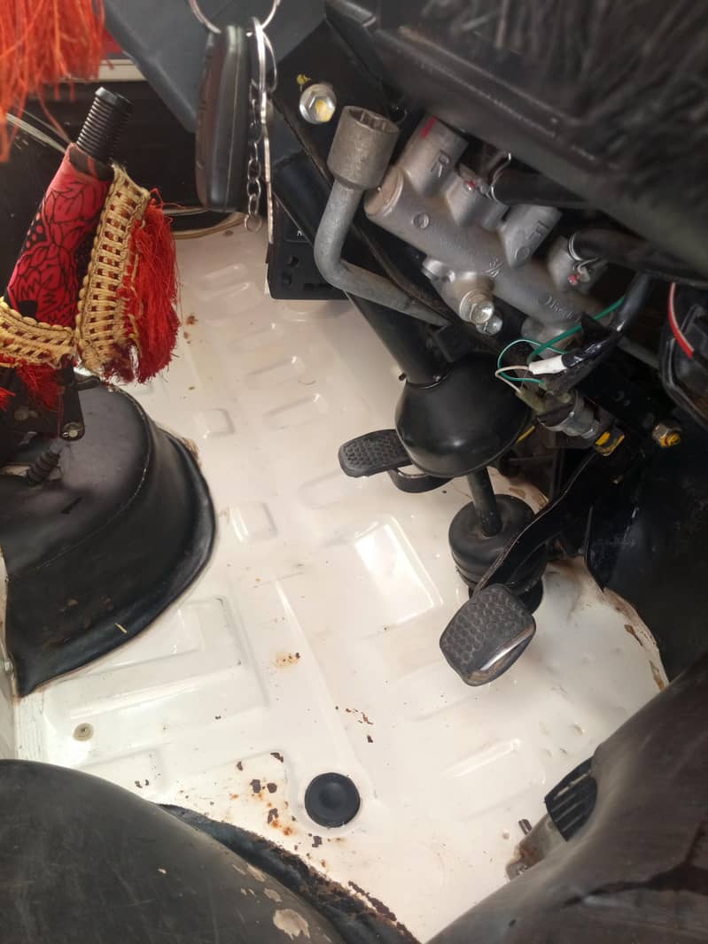Suzuki Bolan 2018 3