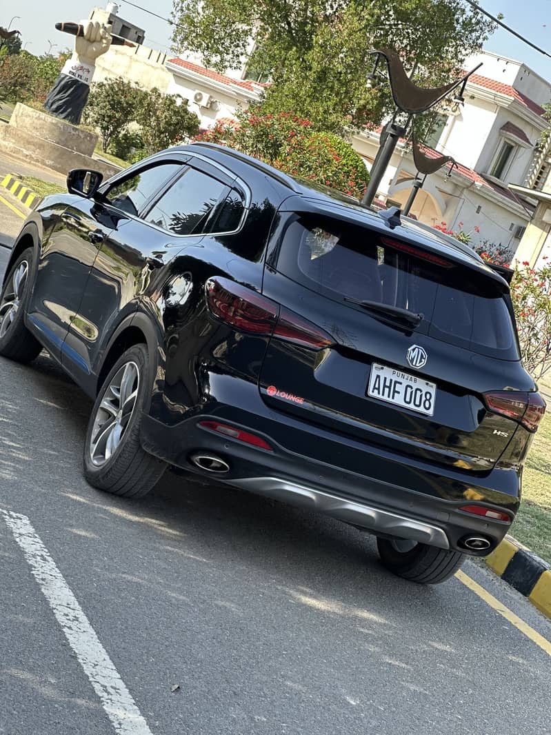 MG HS 2021 3