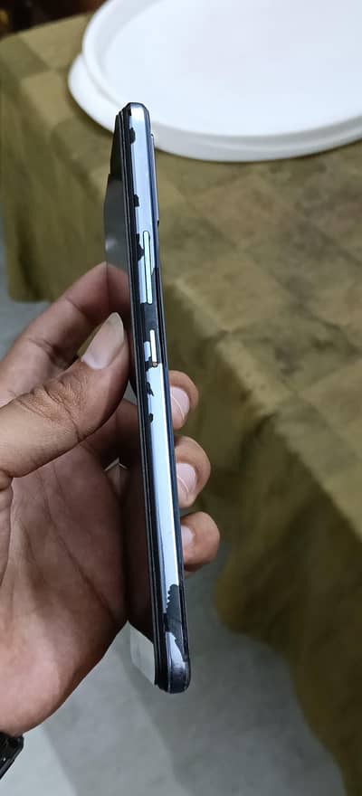 Vivo V21