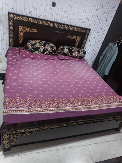 king size double bed wooden dressing almari