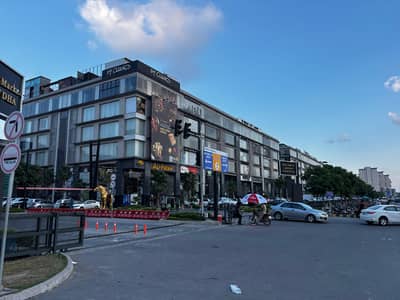 8-Marla Stunning Commercial Building Available for Sale in DHA Raya Lahore
