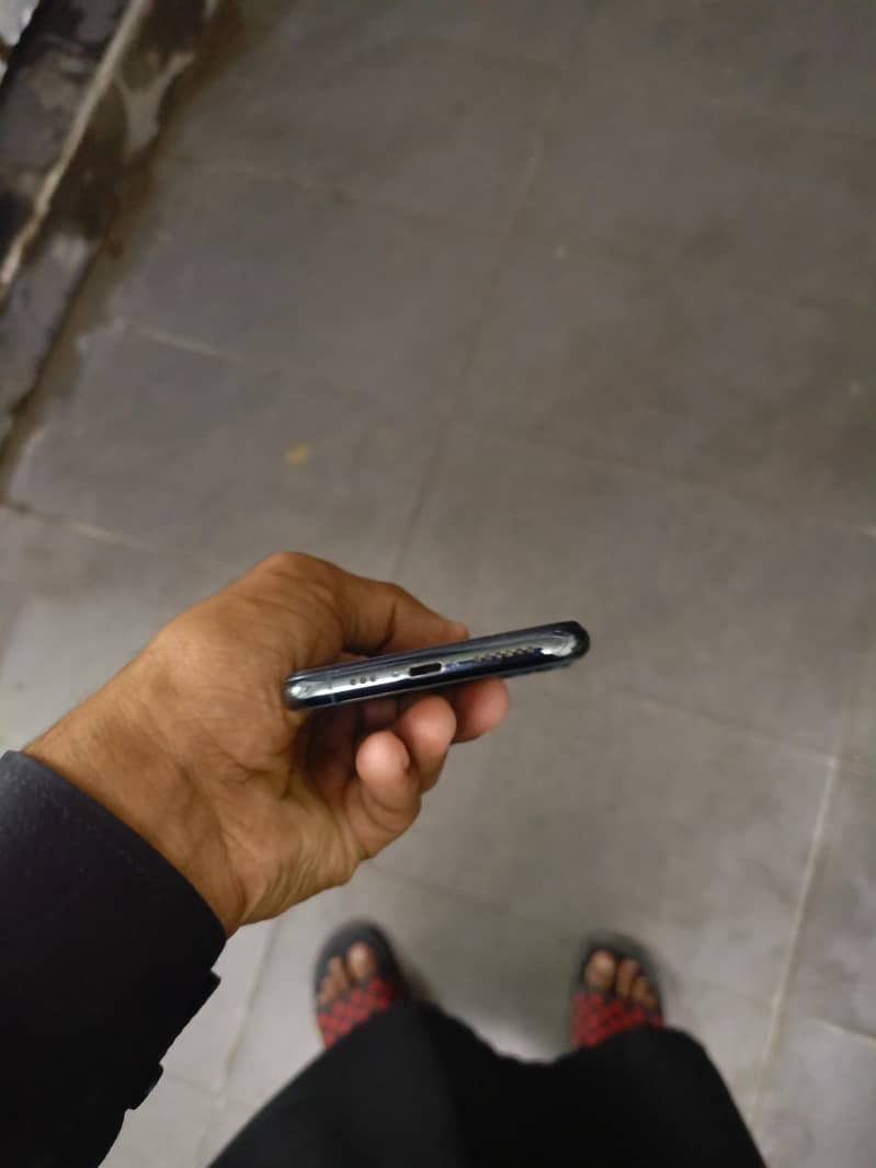 Apple iPhone 11 Pro 3