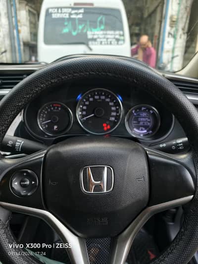 Honda City 1.2 CVT 2023 | 32,000 KM | Total Genuine | Lunar Silver |