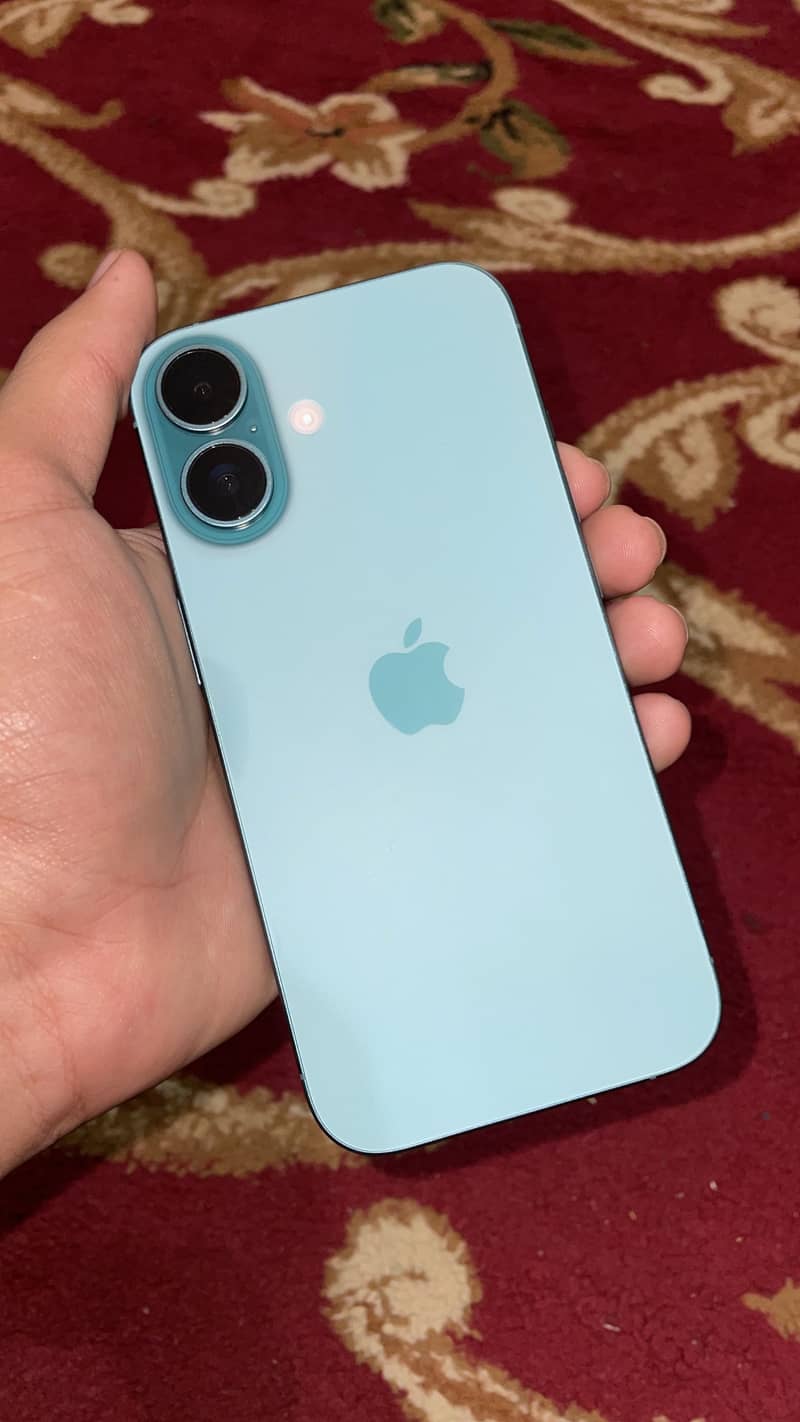 Apple iPhone 16 0